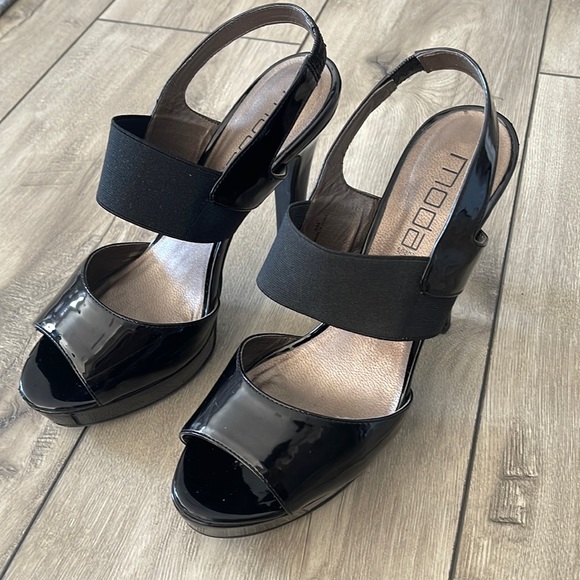 Moda Spana Woman’s High Heels Sandals Size 9